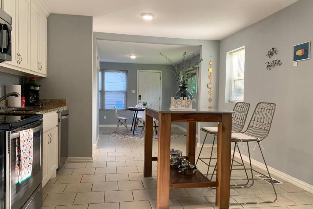 **min Frm Dwntwn Fort Worth*modern*cozy*townhome** *