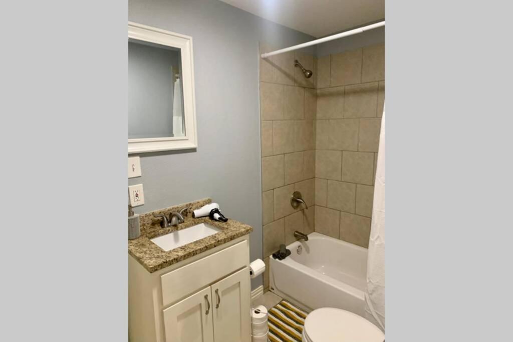 **min Frm Dwntwn Fort Worth*modern*cozy*townhome** Fort Worth