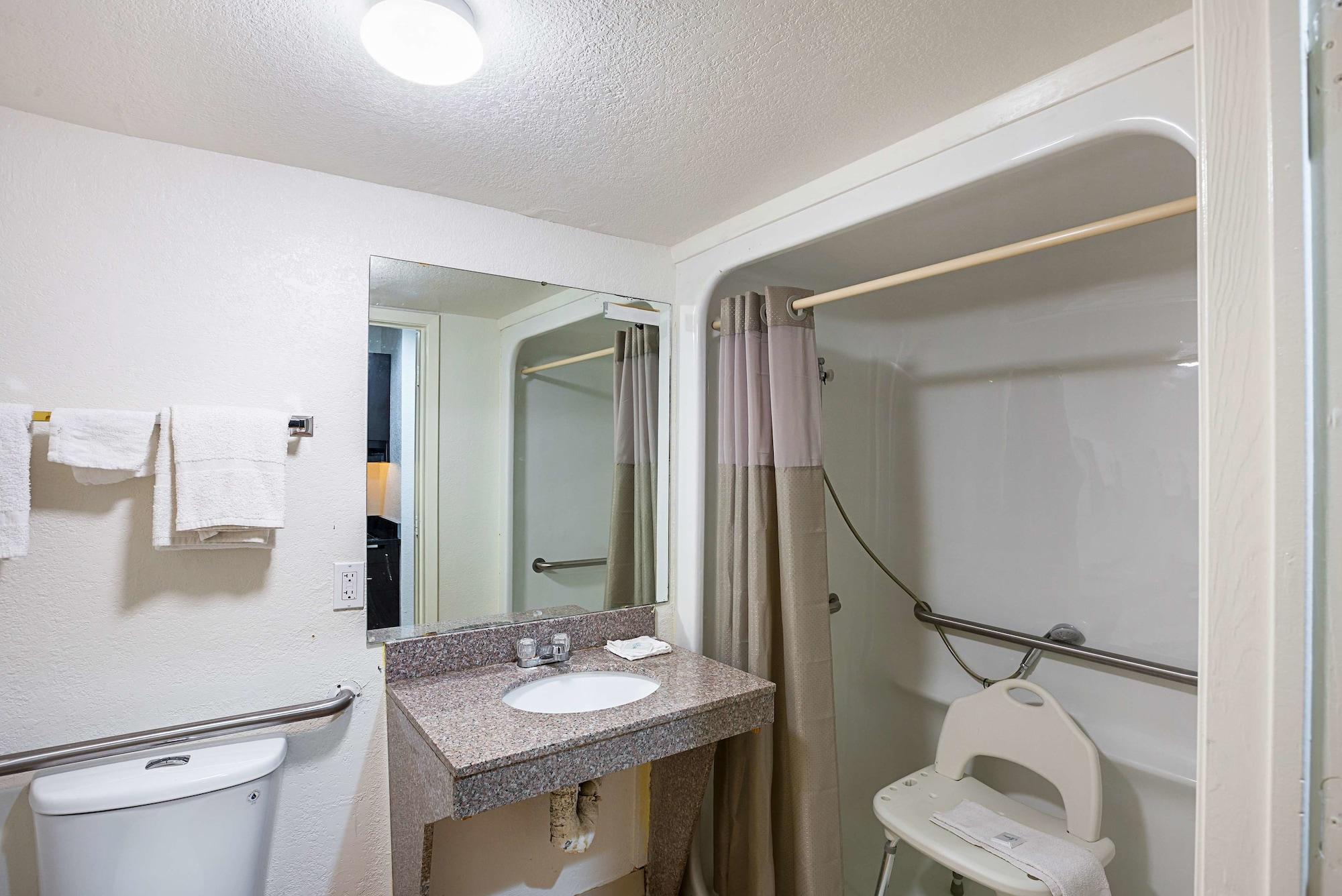Hotel 6 Worth Tx Meacham 2*