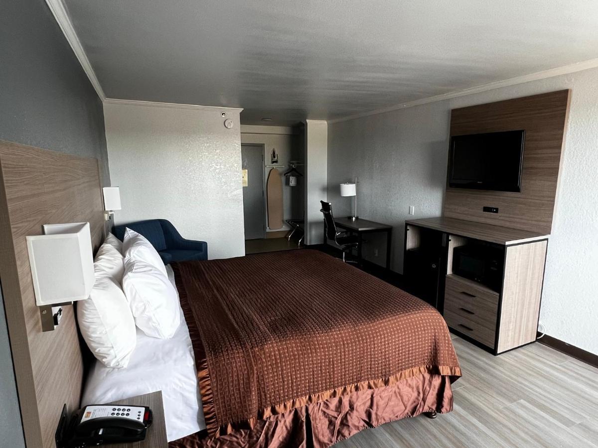 Super 8 By Wyndham Worth Entertainment District Hotel Fort Worth