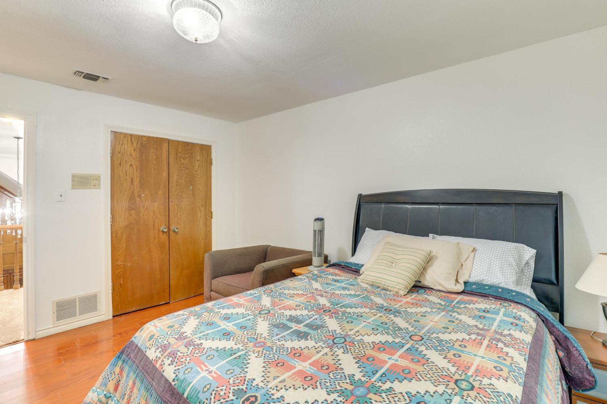 Casa de férias Luxe Worth Retreat With Pool, 11 Mi To Downtown *