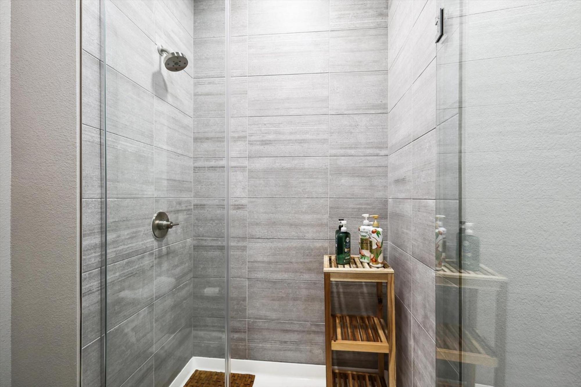 The Grand Urban Haven, 2 Bedroom, Pool, Gym, Parking Apartment *