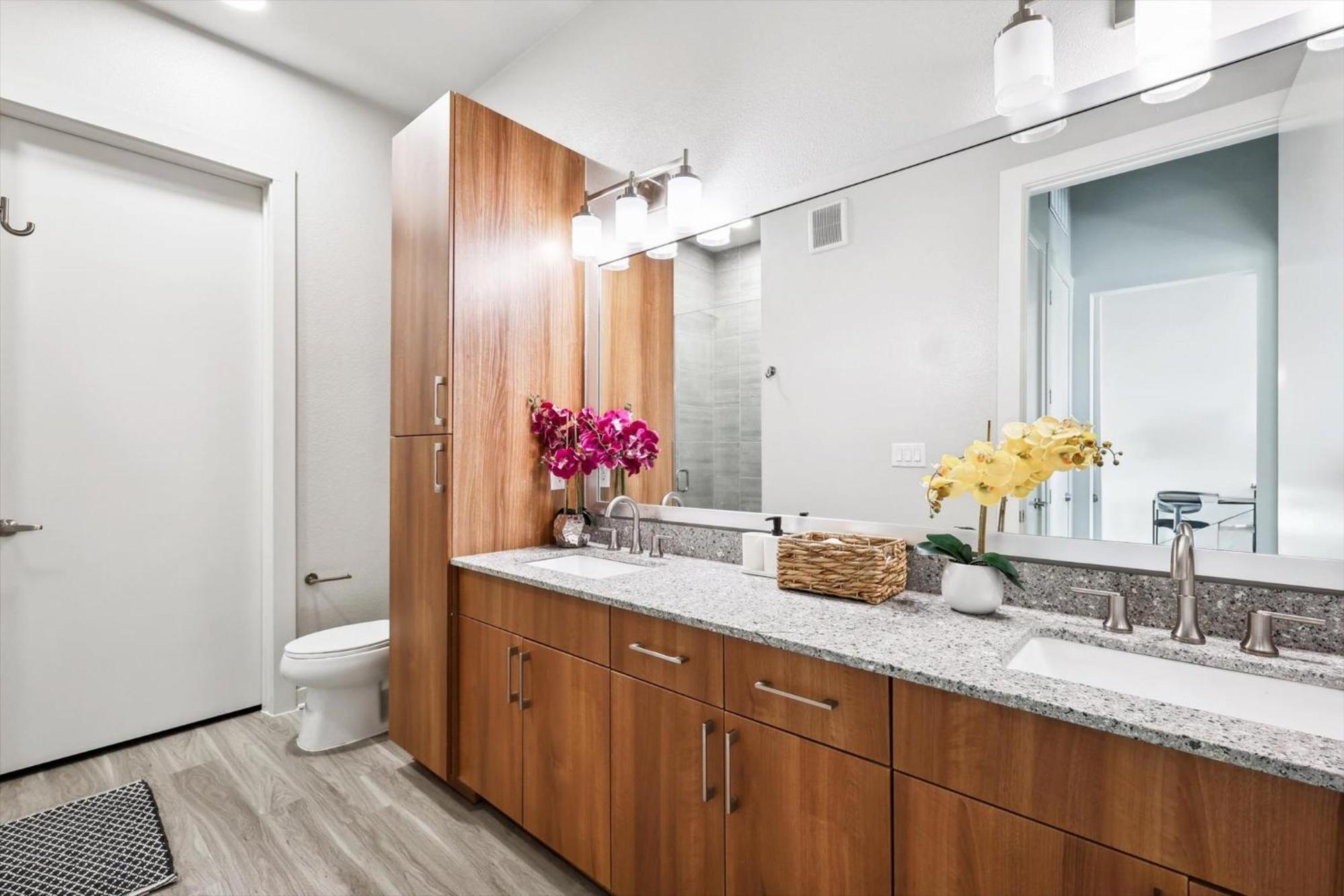 Apartment Lux Downtown Worth Retreat, Style Pool, Gym And Parking