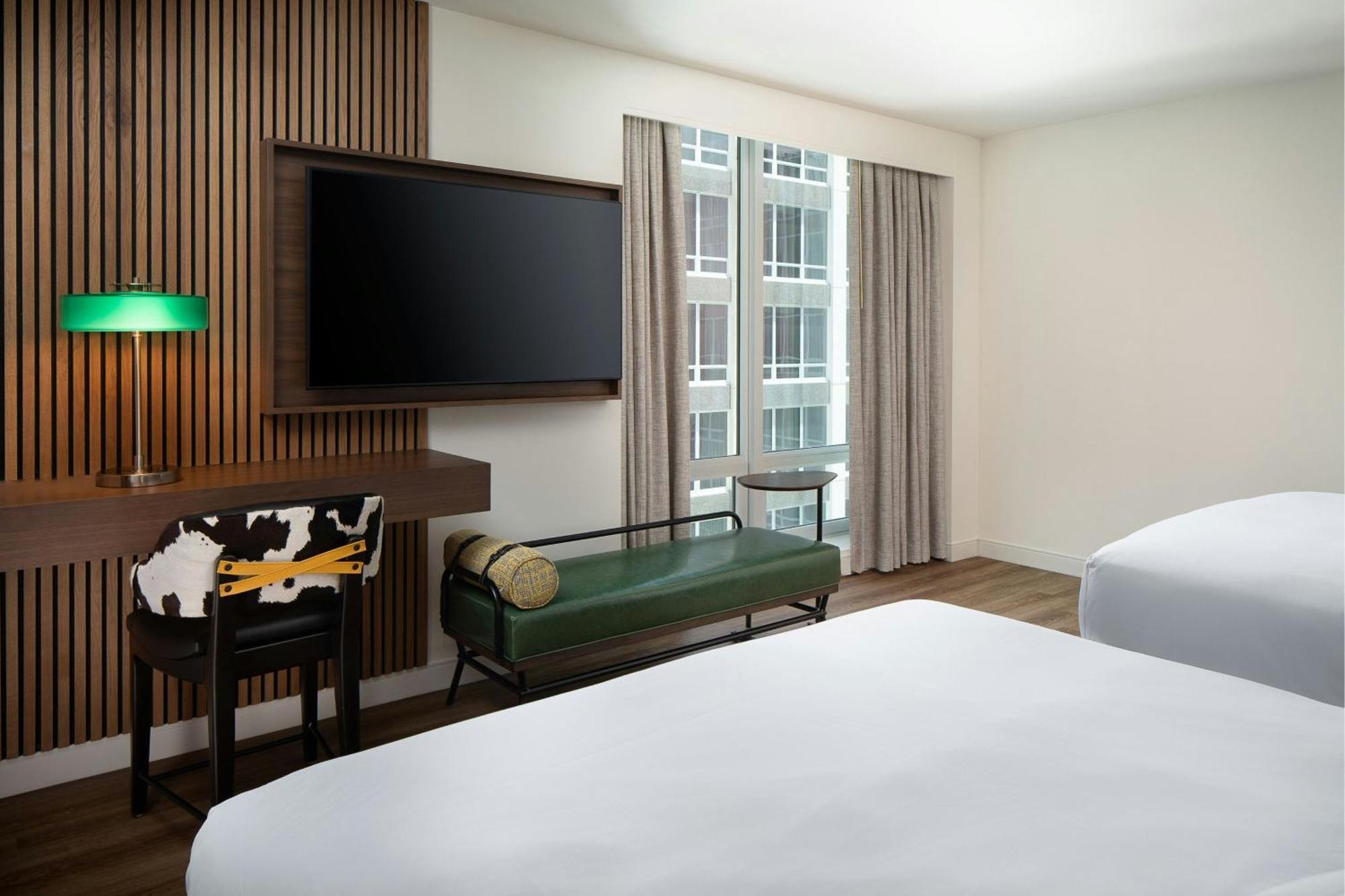 Hotel Le Meridien Worth Downtown