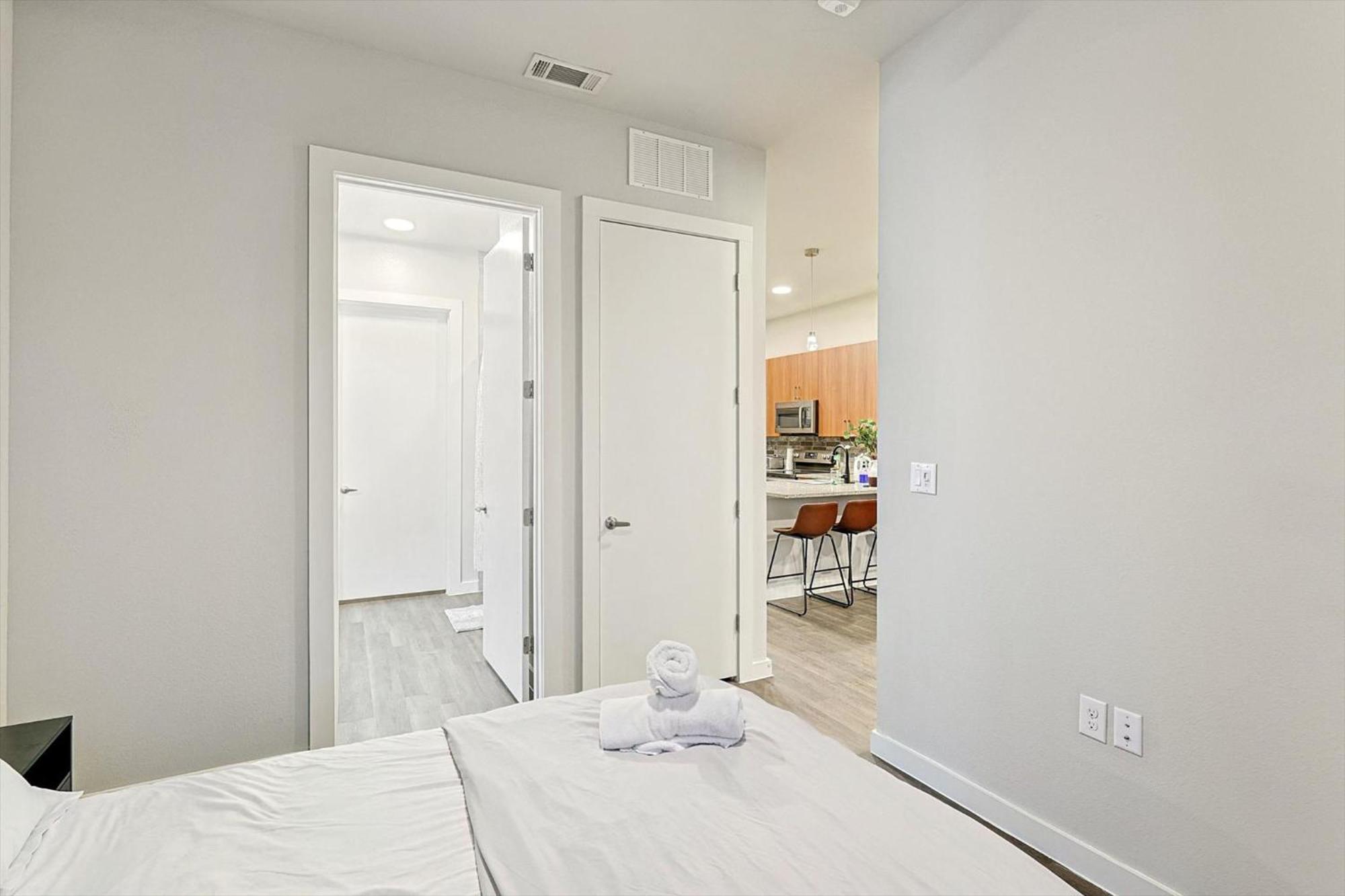Elegant Downtown 1bd With Pool & Gym * Fort Worth