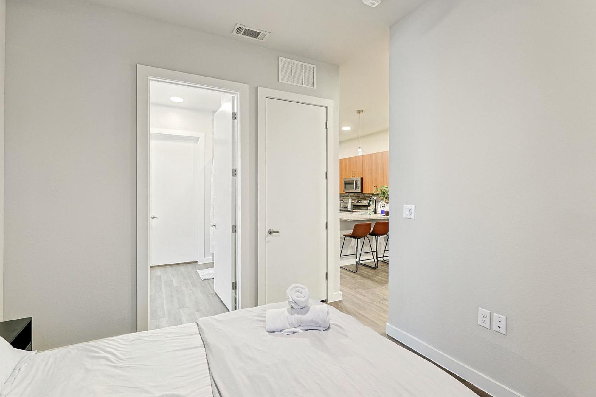 Aparthotel Elegant Downtown 1bd With Pool & Gym *