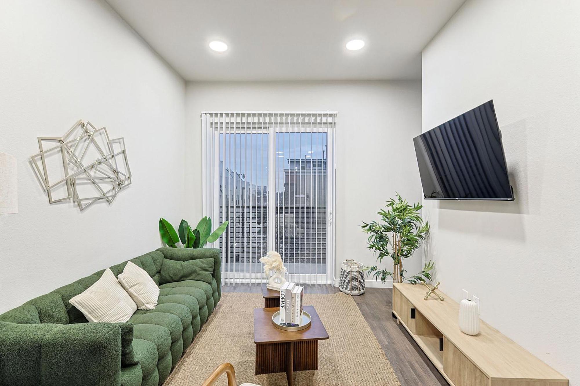 Elegant Downtown 1bd With Pool & Gym Aparthotel *