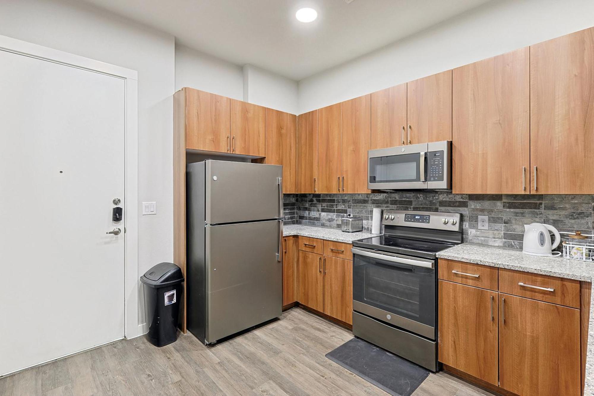 Elegant Downtown 1bd With Pool & Gym *