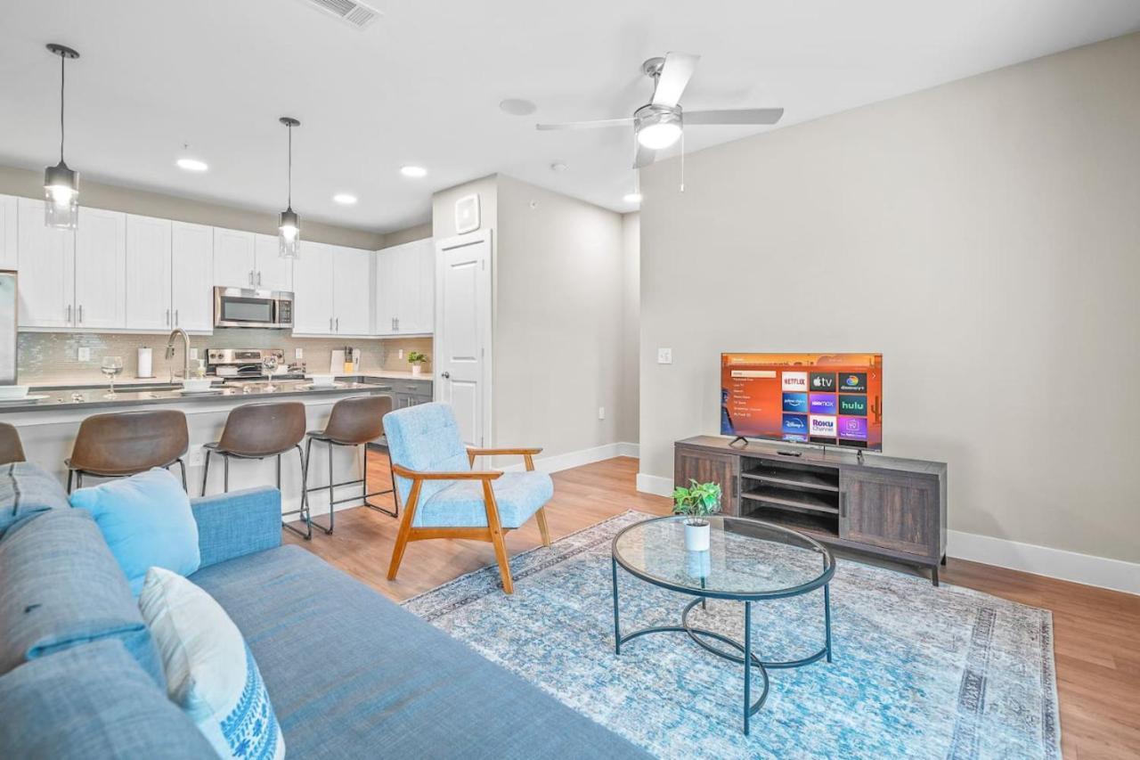 Charming 3bd 2ba With Beautiful Pool In Worth Apartment