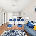 Elegant & Luxurious Modern Apartment With Southern Charm