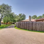 Charming Fort Worth Retreat About 12 Mi To Downtown!
