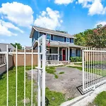 Stockyards-Bbobs-4Mins! Graylee House.4-Bedrooms