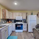 Vibrant Home About 7 Mi To Fort Worth Stockyards!