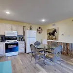 Vibrant Home About 7 Mi To Fort Worth Stockyards!