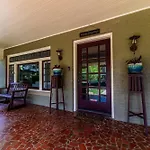 Mistletoe Heights Bungalow