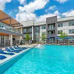 Lux Lodging