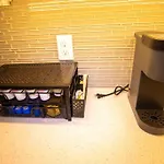 Cozy Comfort 1Bd Attached Garage Desk Pool Gym