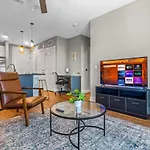 Serene 1Bd 1Ba Stunning Pool12310