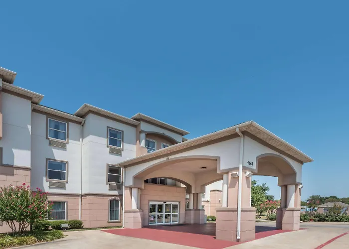 Super 8 By Wyndham Fort Worth Stockyards