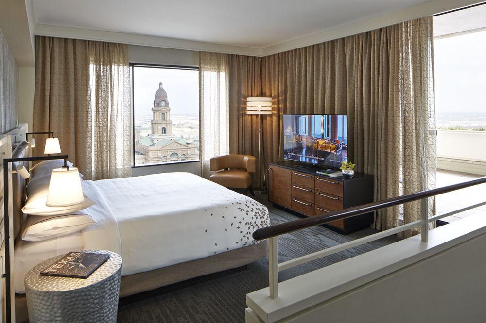 Hotel The Worthington Renaissance Worth