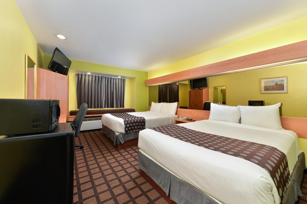 Microtel & By Wyndham Ft. Worth North/at Fossil Fort Worth