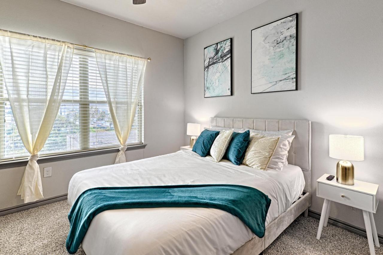 Dfw Downtown Location Mins To Tcu Ample Free Parking View & Wifi! * Fort Worth