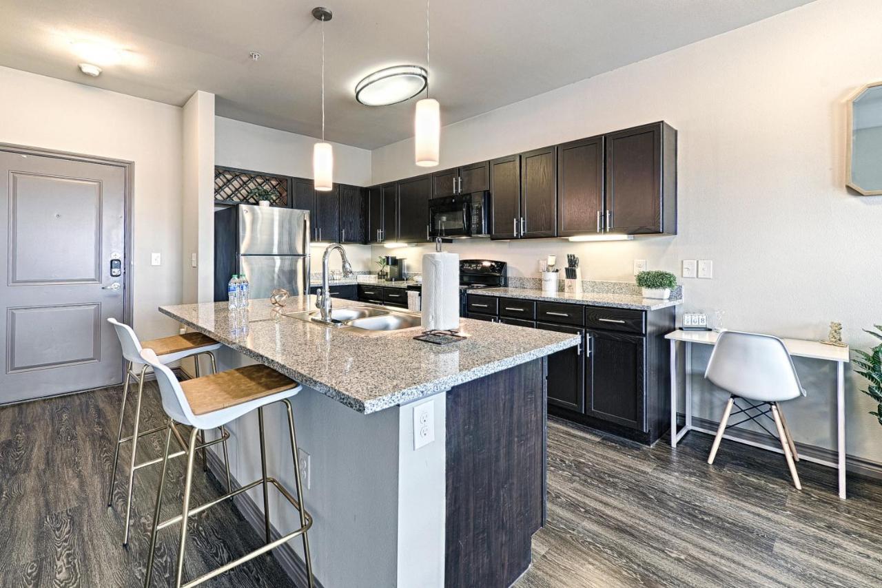 Dfw Downtown Location Mins To Tcu Ample Free Parking View & Wifi! Apartment *
