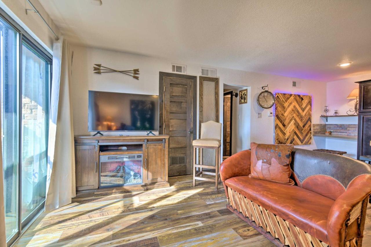 Apartment Rustic Worth Getaway About 4 Mi To Downtown!