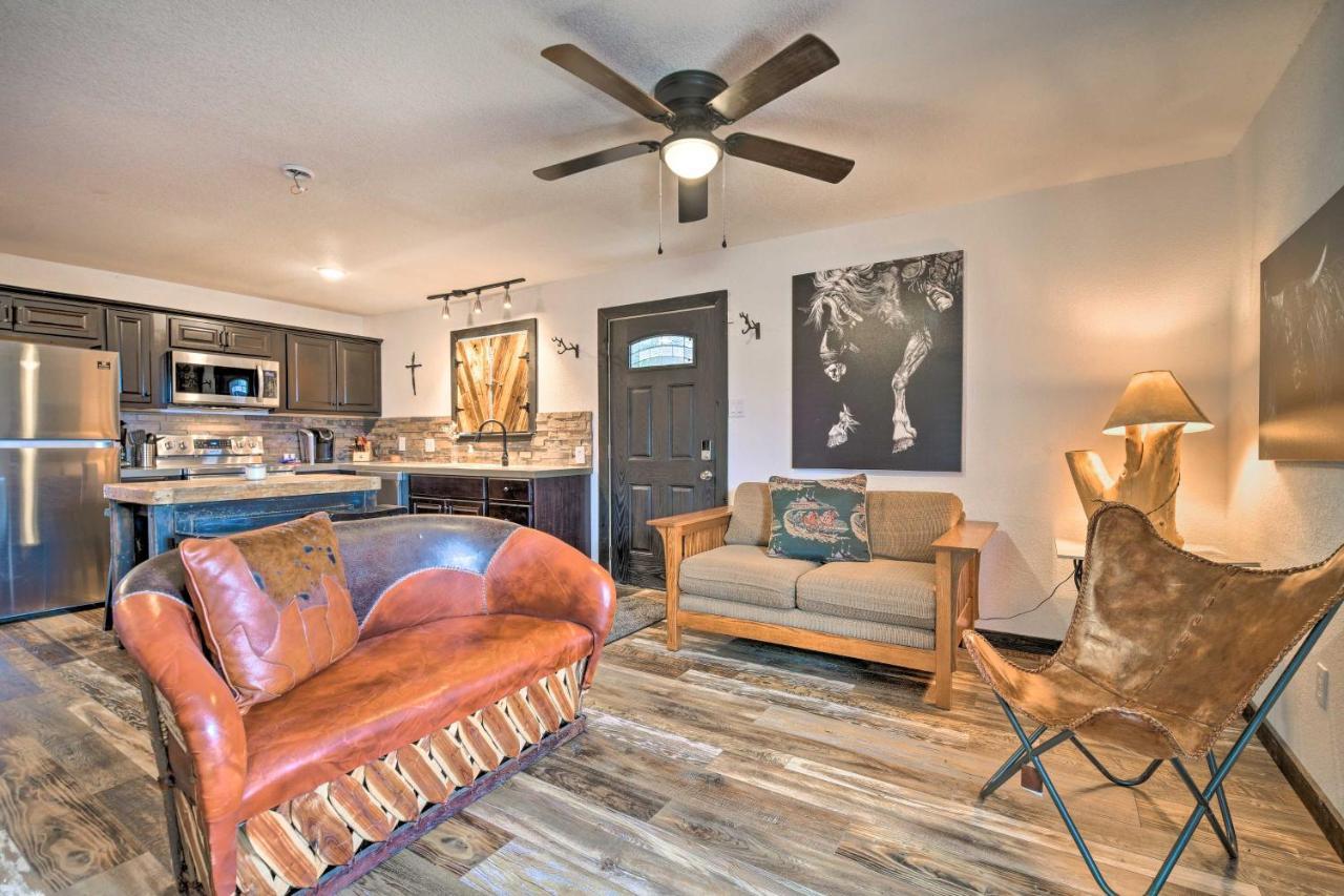 Apartment Rustic Worth Getaway About 4 Mi To Downtown!