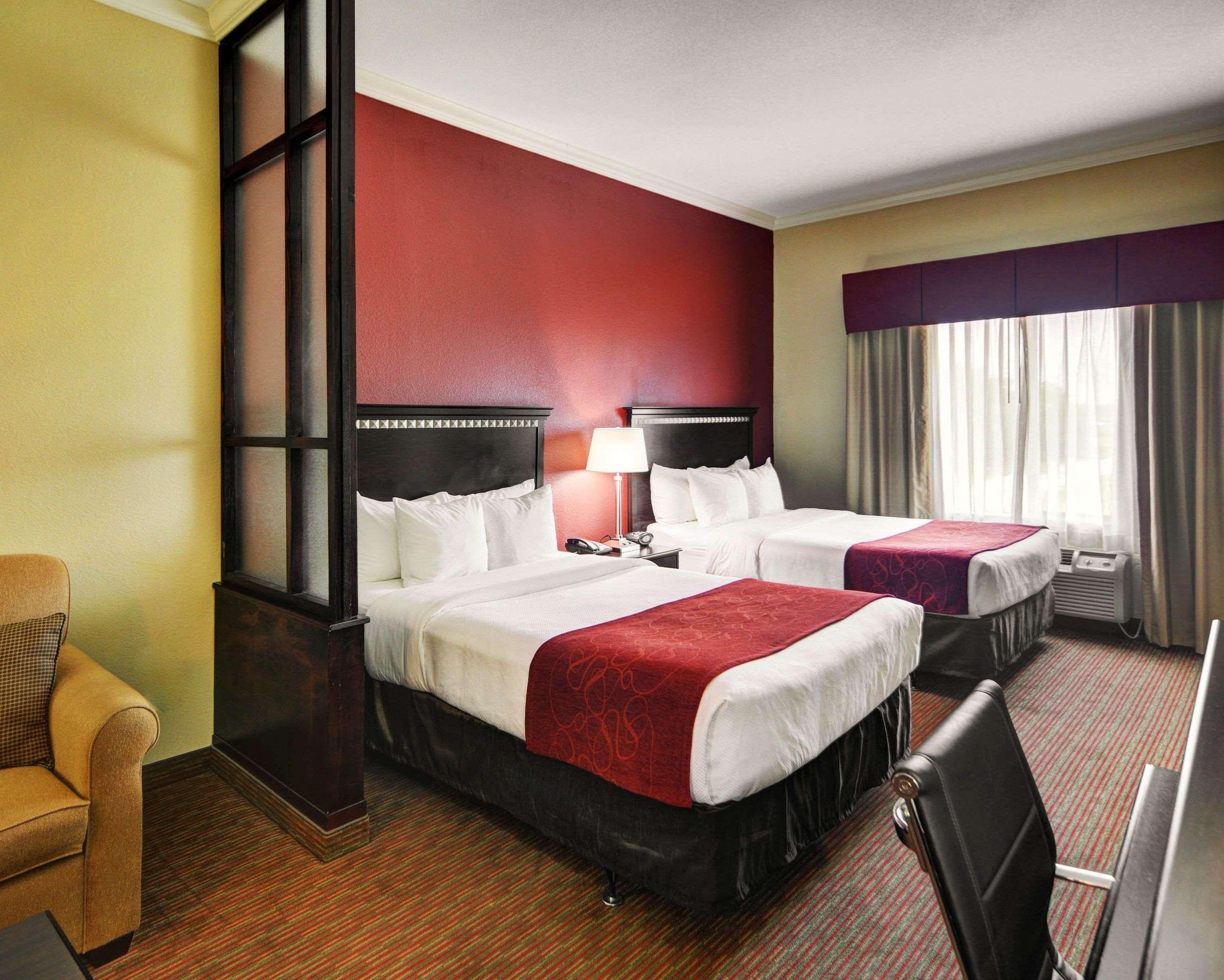 Comfort Worth South Hotel 2*