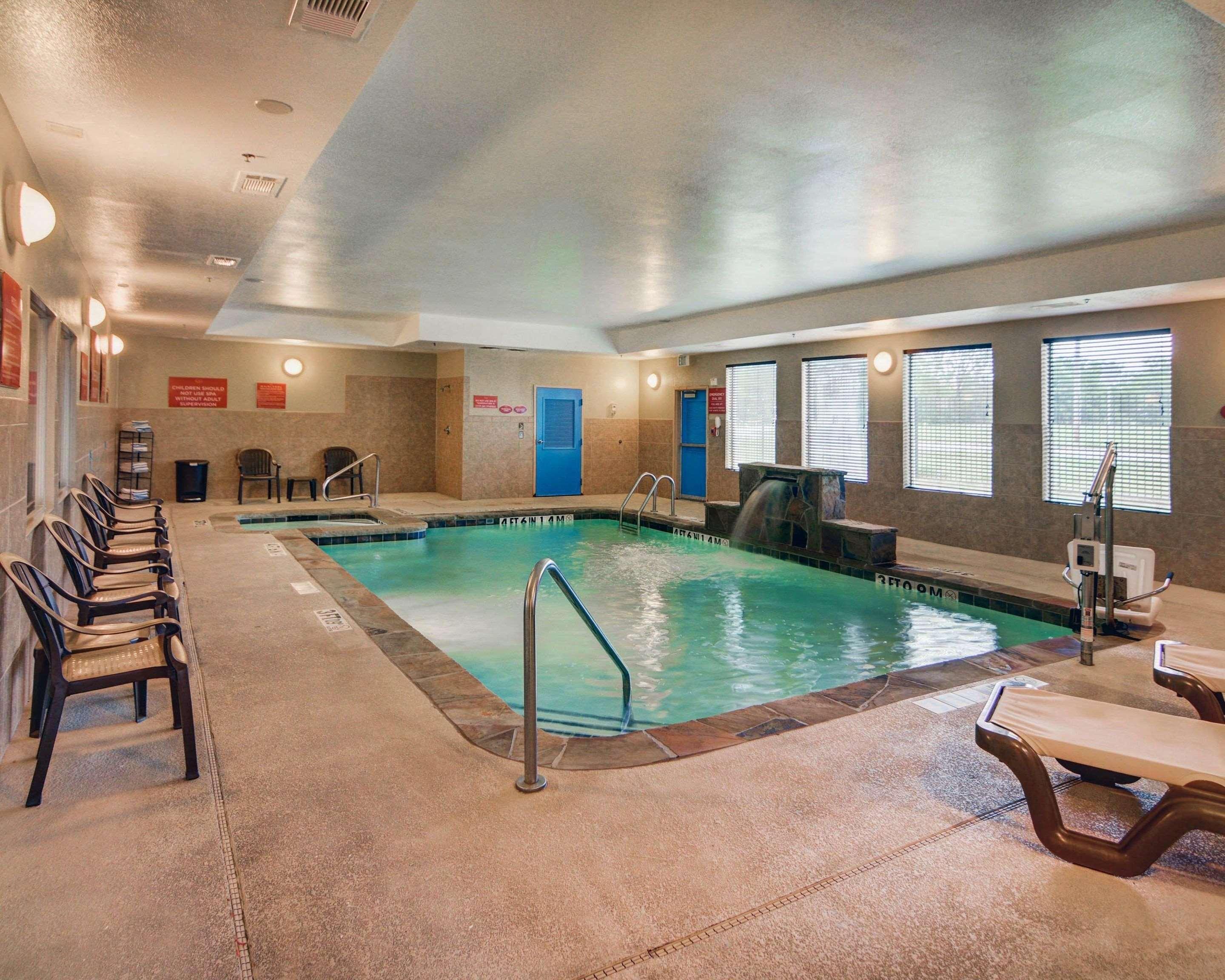 Comfort Worth South Hotel 2*