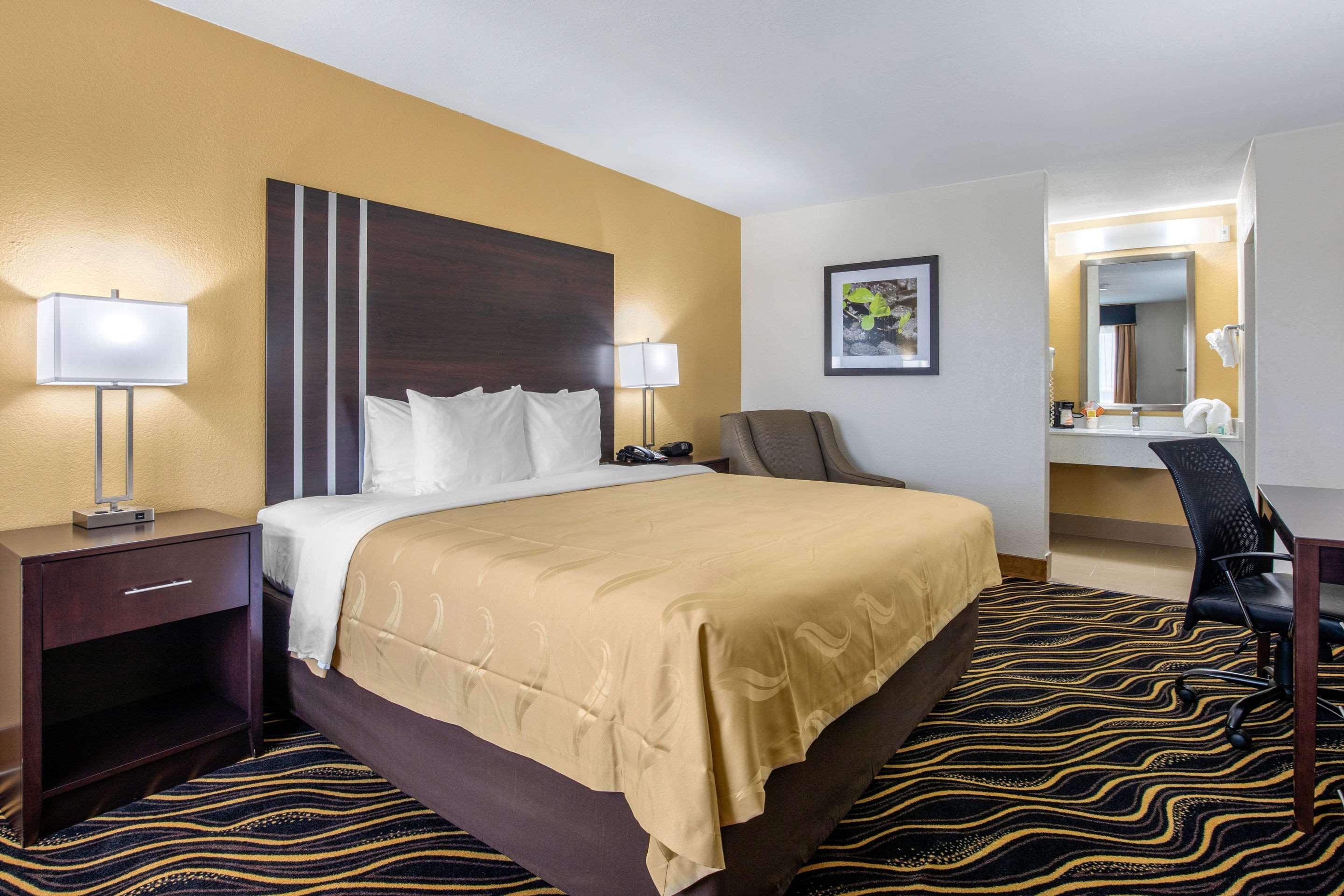 Quality West Worth Inn 2*