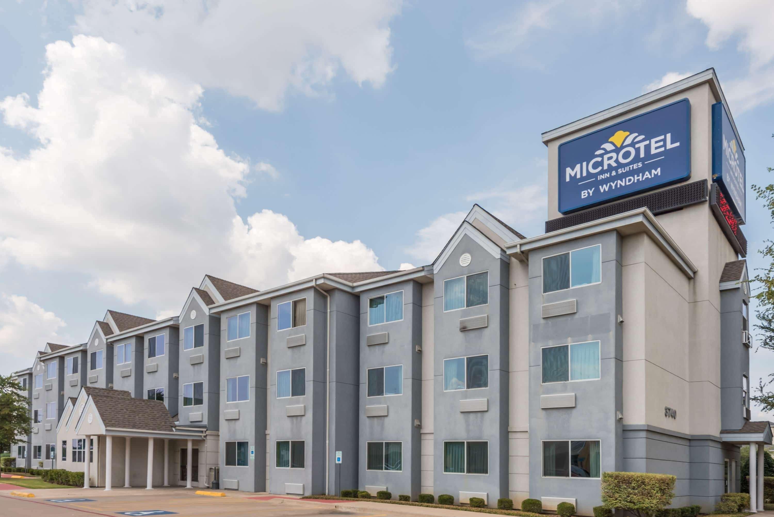 Microtel & By Wyndham Ft. Worth North/at Fossil Fort Worth