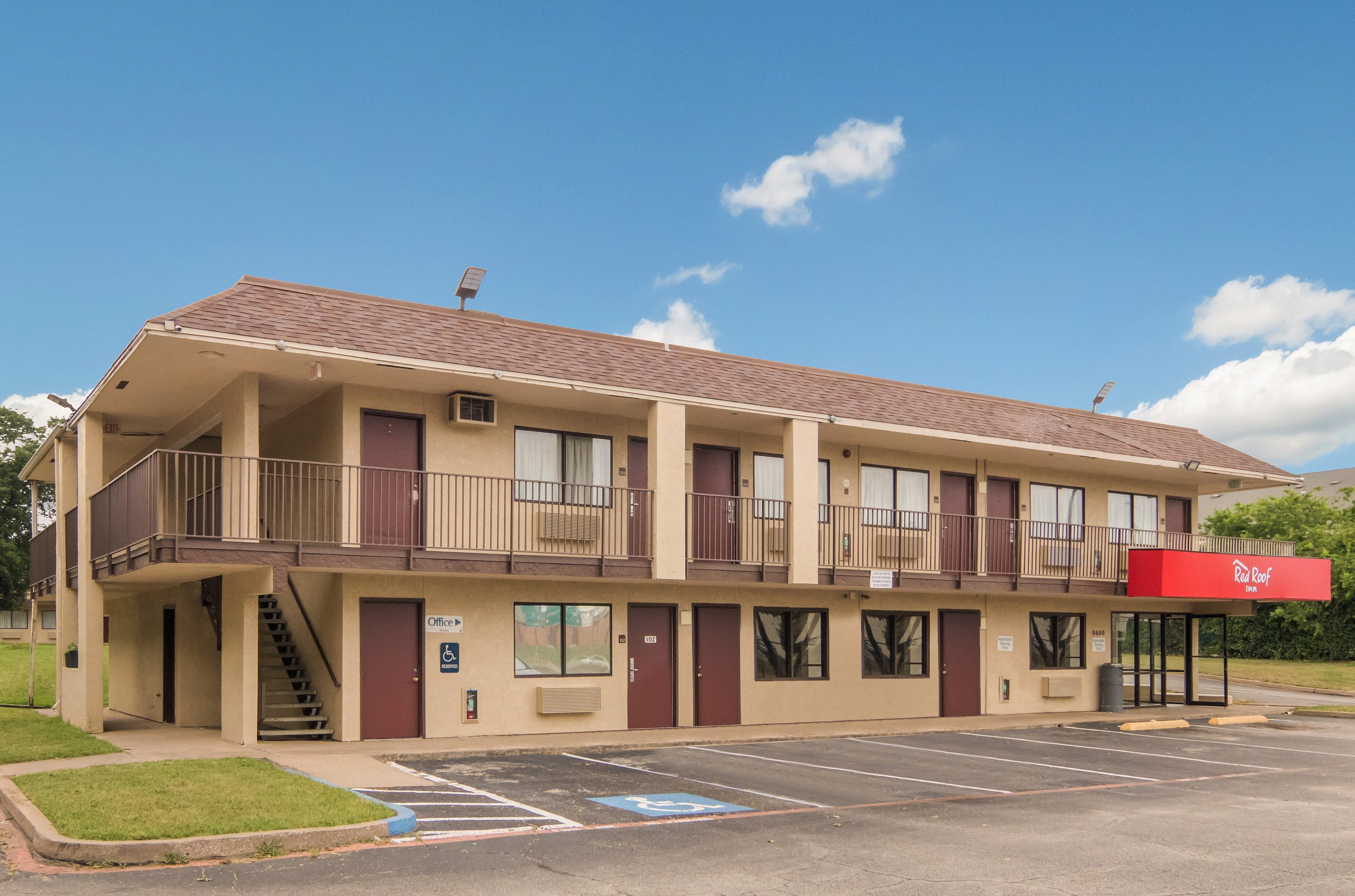 Red Roof Worth South Motel 2*
