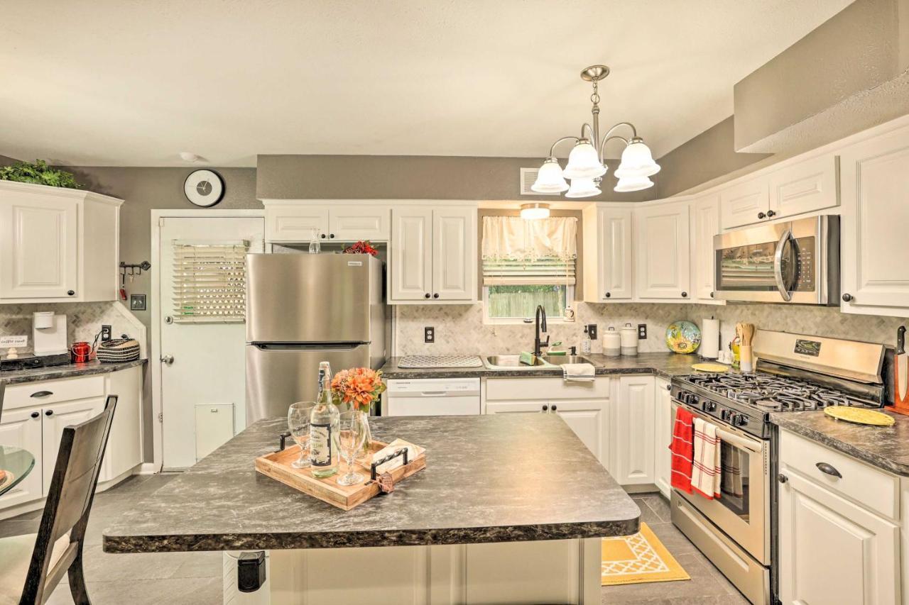 Holiday home Worth Retreat With Fenced Yard And Fire Pit! *
