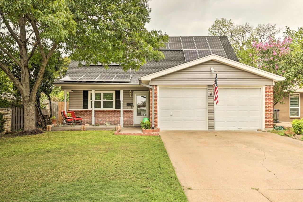 Worth Retreat With Fenced Yard And Fire Pit! *