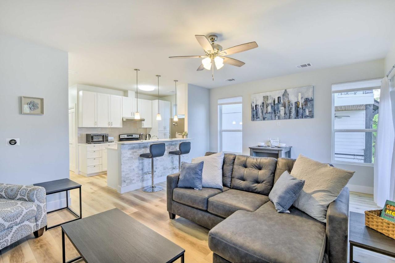 Worth Retreat With Balcony Walk To Tcu! Apartment *