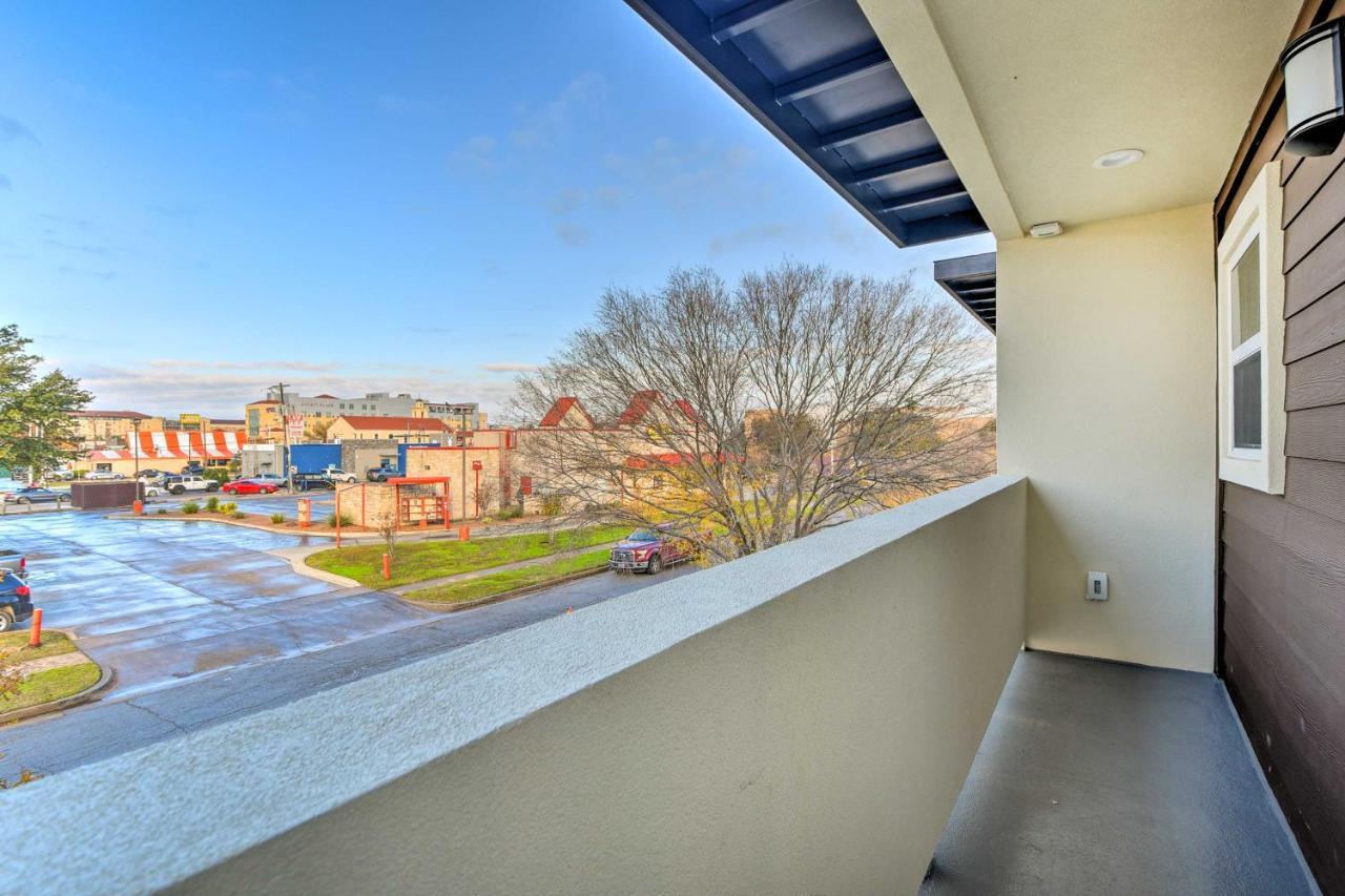 Worth Retreat With Balcony Walk To Tcu! Apartment Fort Worth