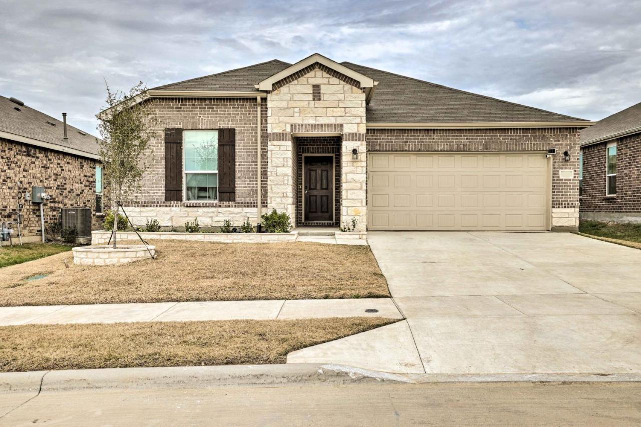 Holiday home Sleek Worth With Covered Patio! *