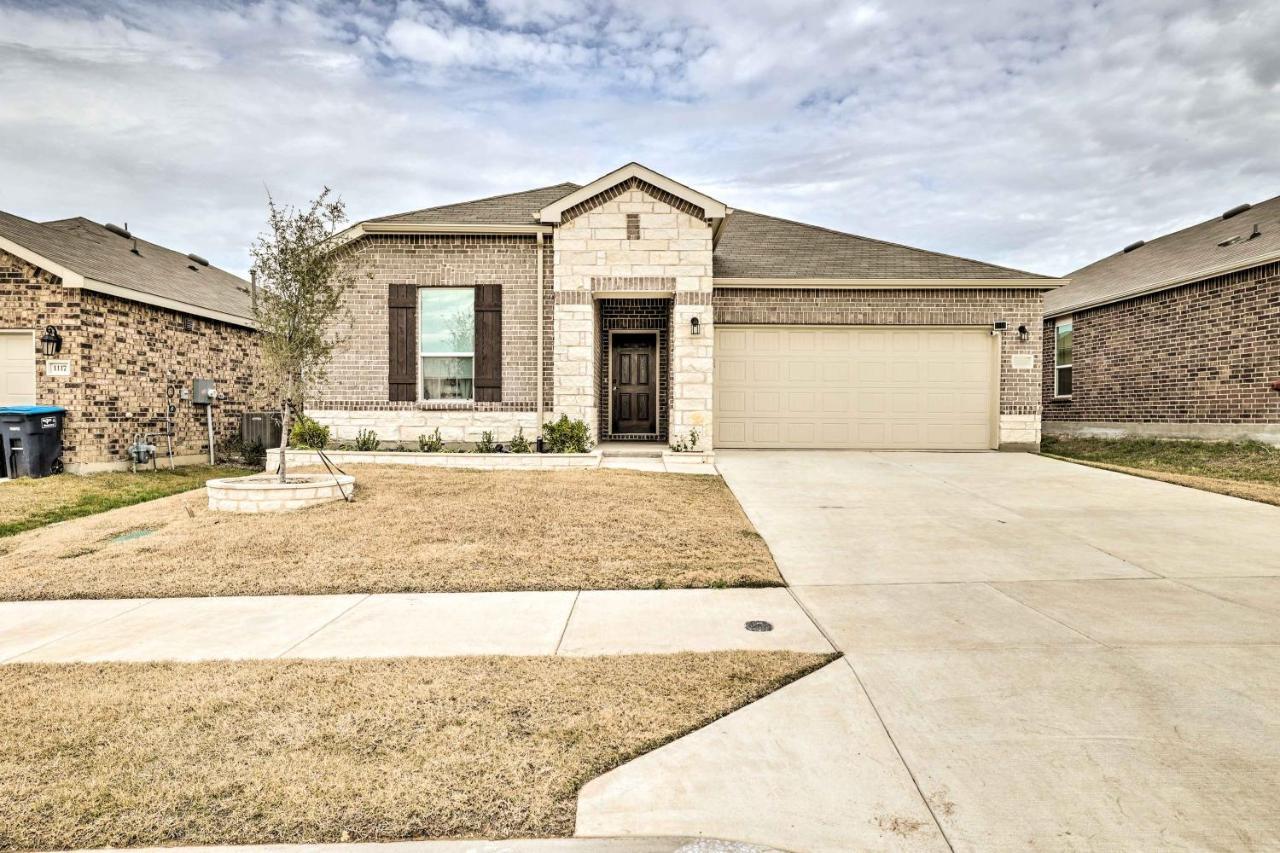 Holiday home Sleek Worth With Covered Patio! *