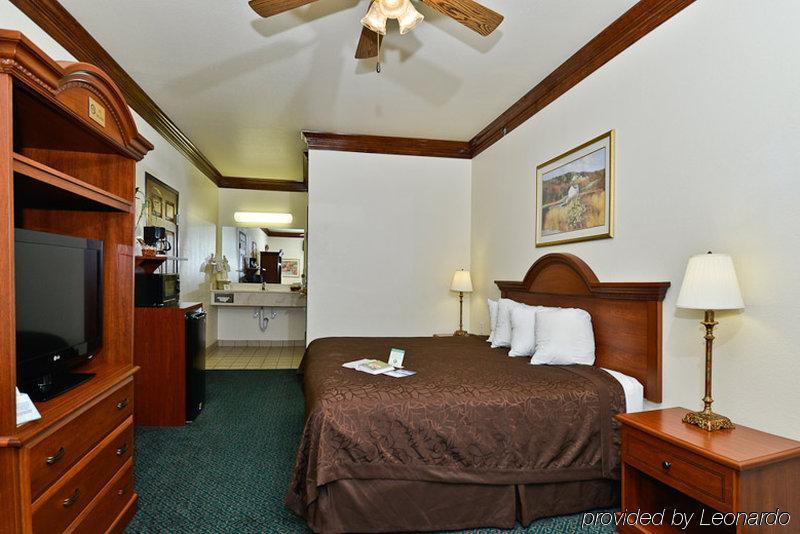Western Worth & Hotel 3*