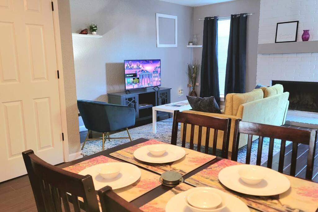 Cozy Fortworth Near *10mins To Downtown*fort Worth Zoo *
