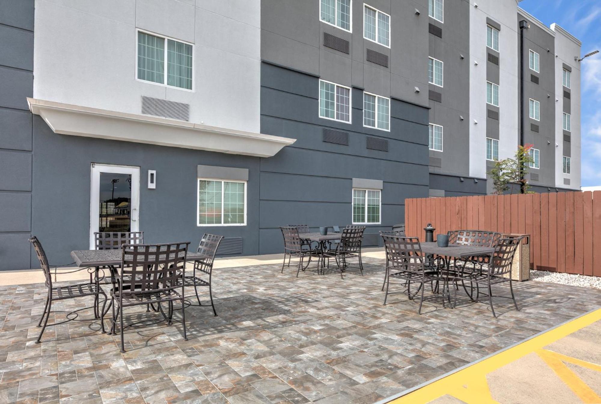 Hotel Candlewood Worth West By Ihg 3*