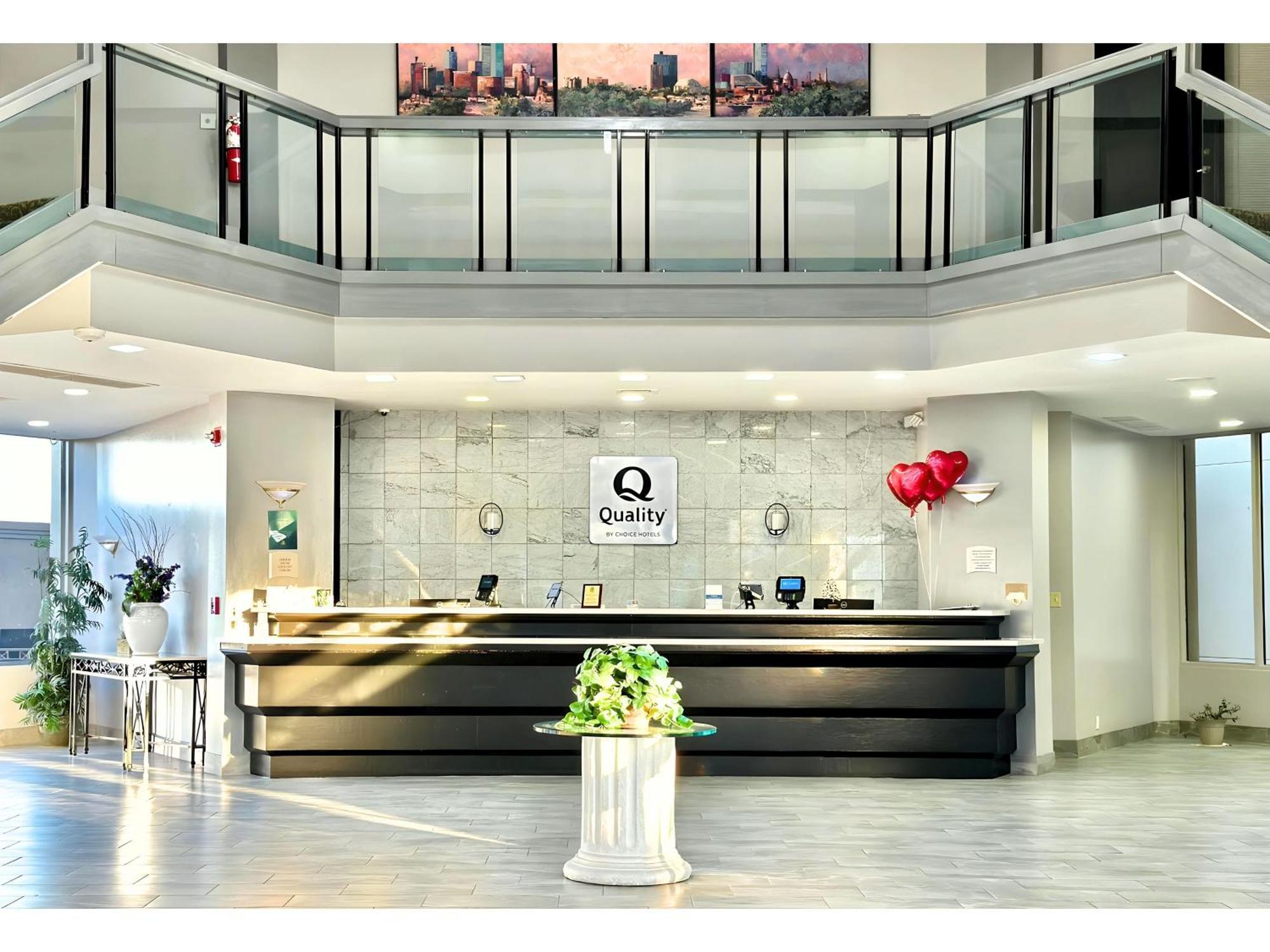 Quality Worth - Downtown East Inn 2*