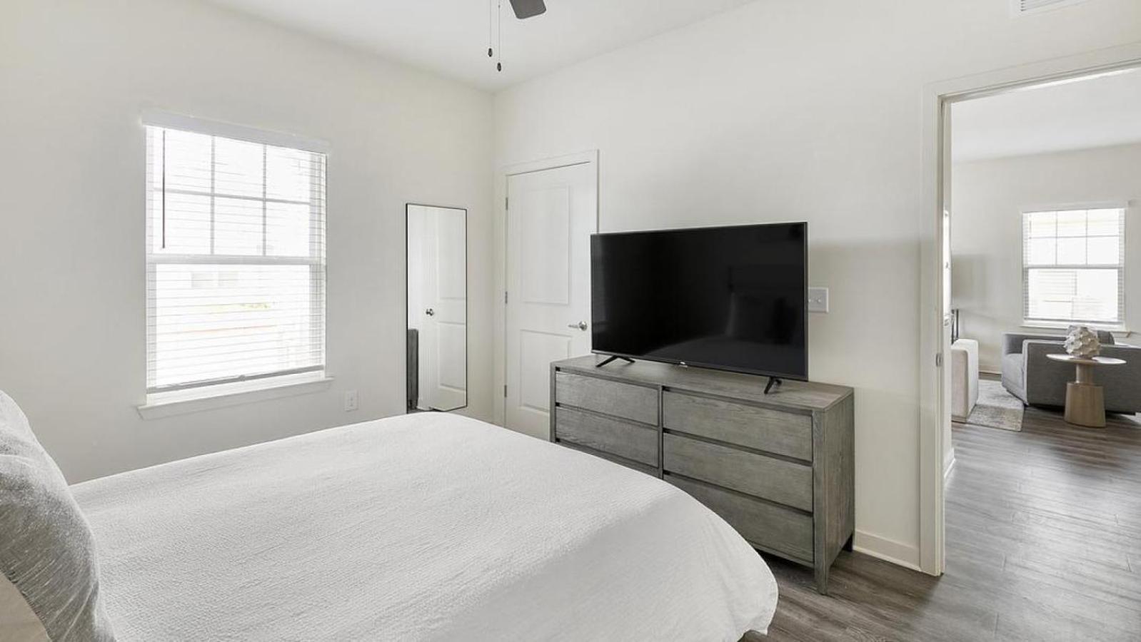 Apartment Landing Modern With Amazing Amenities Fort Worth