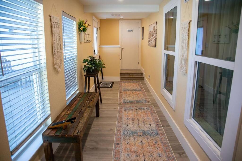 Stockyards Cowtown Outpost-less Than 4 Minutes To Stockyards-sleeps 8 *