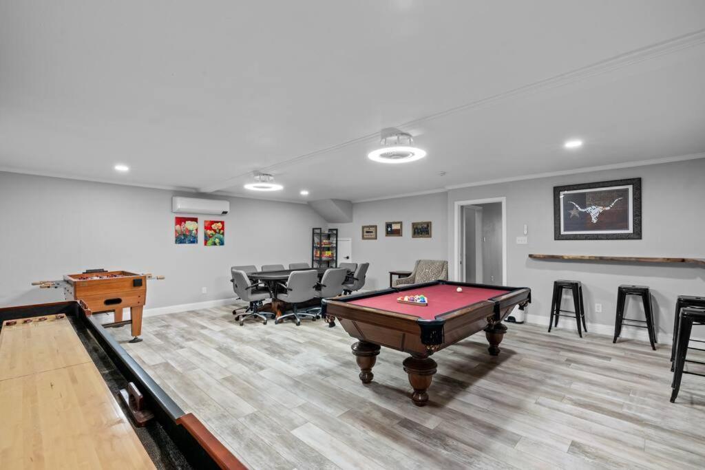 Cowtown Casa: A Place To Hang Your Holiday home