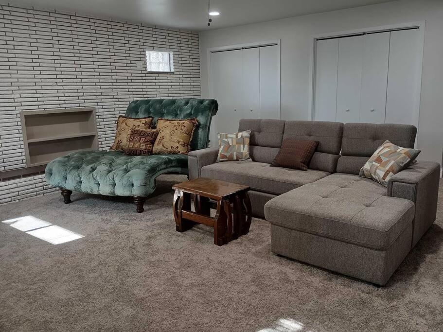 Opuluxe Glasgow Wonderful Escape * Fort Worth