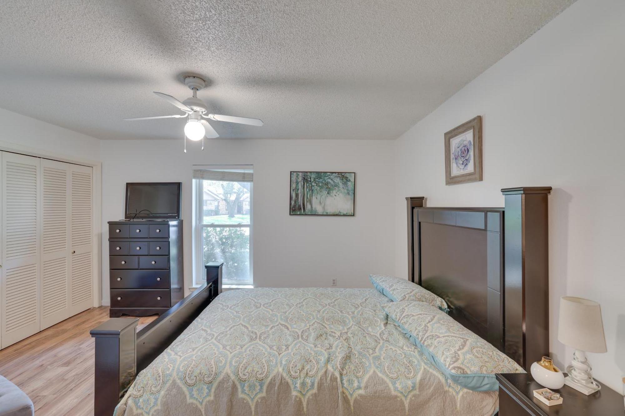 Charming Worth Retreat About 12 Mi To Downtown! Holiday home