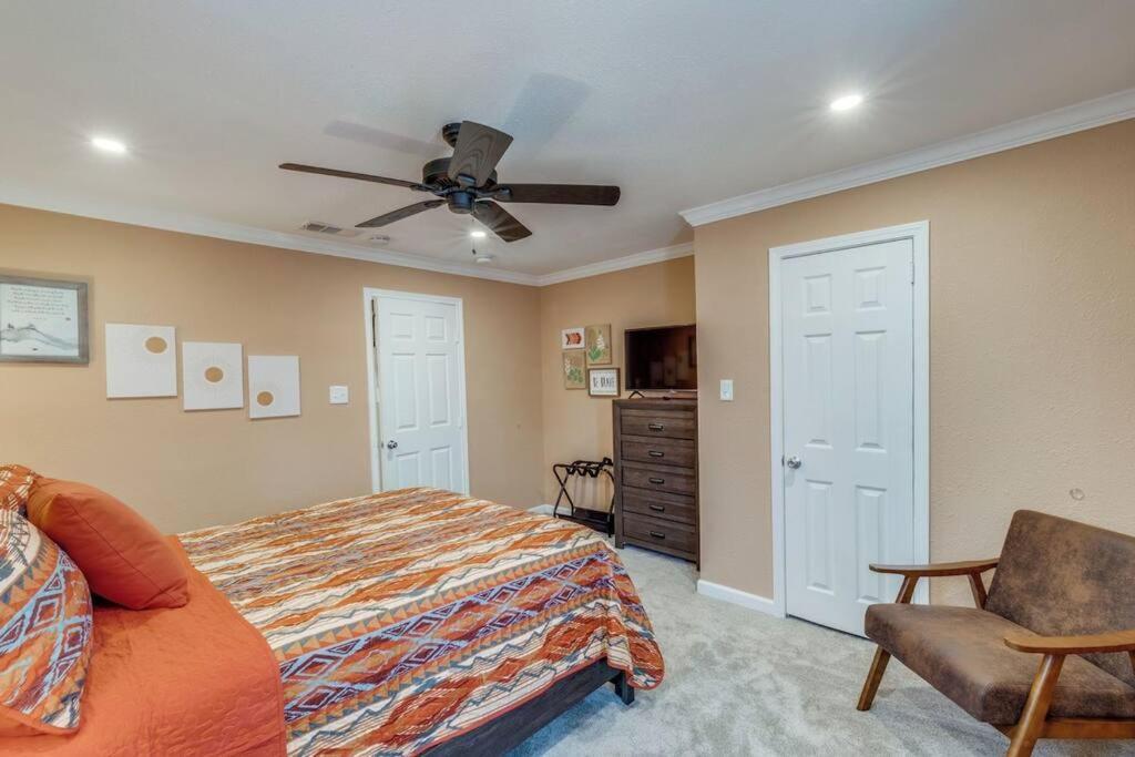 Holiday home Stockyards-bbobs-4mins! Graylee House.4-bedrooms
